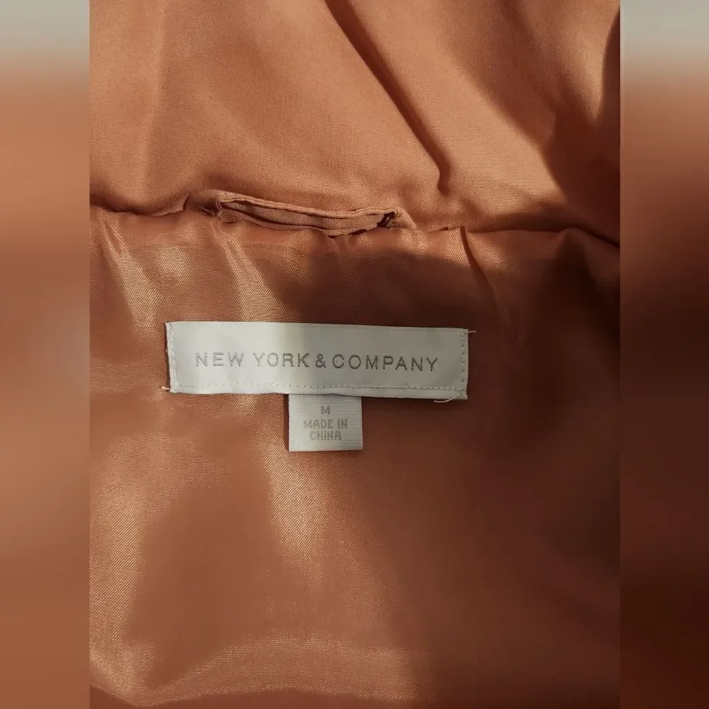 New York And Co. Puffer Vest in Pink Blush Size Medium - Picture 4 of 9